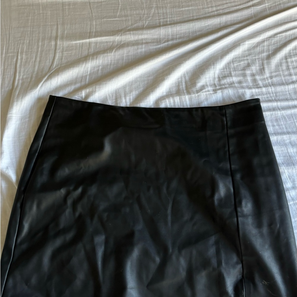 TOP SHOP : faux LEATHER mini - Picture 2 of 3